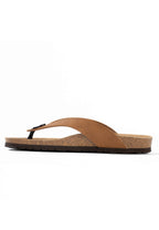 Leopoldos – Beige Zehenstegsandalen